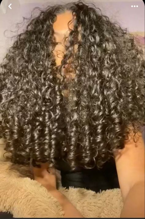 Long Natural Curly Hair, Curly Hair Care Routine, Big Curly Hair, Cute Curly Hairstyles, Curly Hair Styles Easy, Beautiful Curly Hair, Hairdos For Curly Hair, Natural Curls Hairstyles, Curly Hair Inspiration