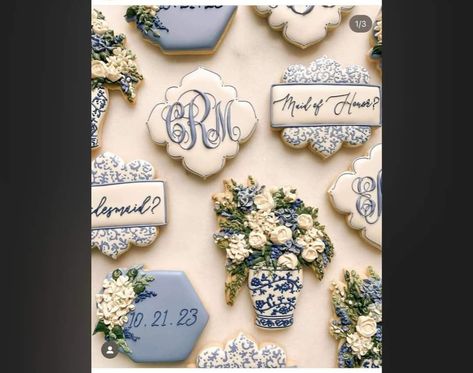 Chinoiserie Wedding, Rehearsal Dinner Decorations, Floral Vases, Bridal Shower Cookies, Party Cookies, Blue Chinoiserie, Welcome Party, Decorating Cookies, Name Plaque