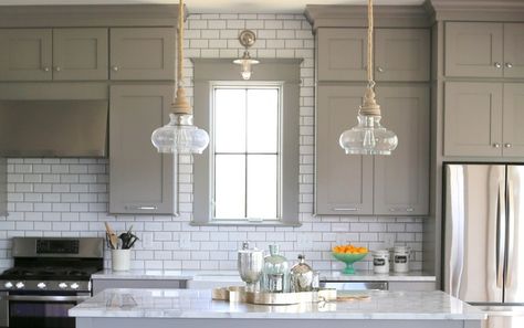 Kitchen Tile Backsplash - Why You Should Take it All the Way Up to the Ceiling Kitchen Cabinets White, Kitchen Tile Backsplash, Backsplash Trends, Backsplash With White Cabinets, Gray Kitchen Cabinets, Top Kitchen Designs, Ceiling Kitchen, Polished Nickel Hardware, Kitchen Tiles Design