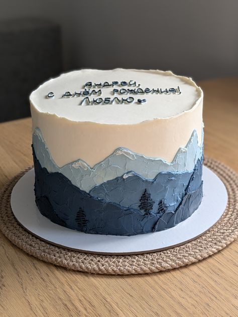 Mens Fishing Cake, Mountain Cake Ideas Birthday, Cake For Travel Lovers, Mountain Scene Cake, Woodsy Birthday Cake, Mountain Cake Design, Mountain Themed Wedding Cake, Birthday Cake Mountain, Mountain Cake Ideas