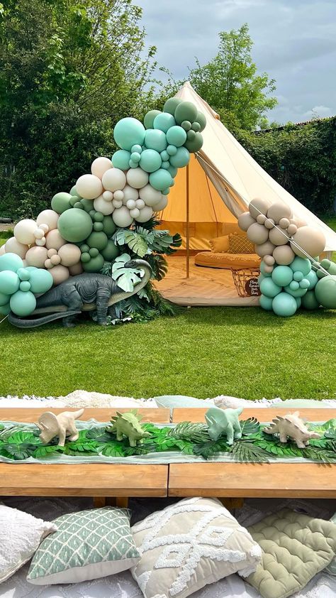 First Birthday Tent Decorations, Dino Disco Party, Boho Dinosaur Party, Pizzeria Party, Dinosaur Party Centerpiece, Peach Party Decorations, Dinosaur Birthday Theme, Jurassic Park Birthday, Dinosaur Birthday Party Decorations