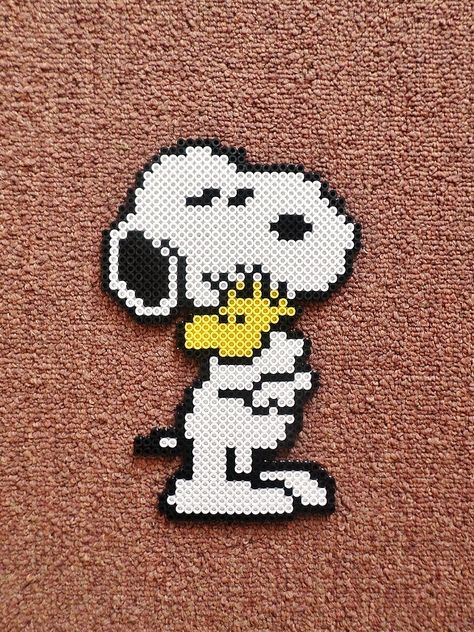 Snoopy Perler Beads, Easy Perler Bead Patterns, Easy Perler Beads Ideas, Cute Couple Gifts, Snoopy Wallpaper, Melty Beads, Diy Perler Bead Crafts, Hama Beads Patterns, Diy Perler Beads