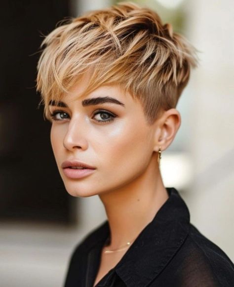 Women With Buzzed Hair, Pixie Highlights Brunette, Honey Blonde Pixie Haircut Black Women, Light Brown Pixie Haircut, Growing Out A Pixie, Chic Short Hair, Really Short Hair, Short Hair Undercut, Messy Short Hair