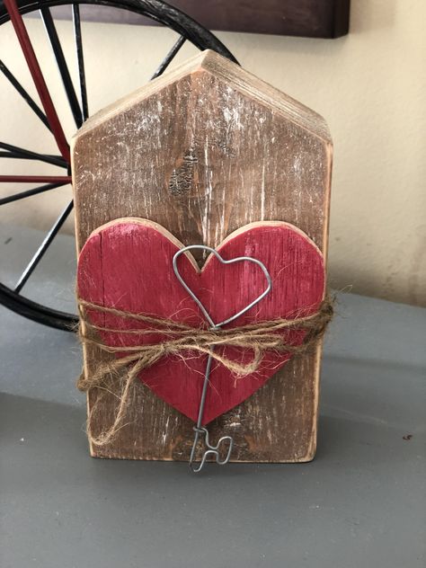 Diy Wood Valentines Decor, Wooden Heart Valentine Craft, Valentine's Wood Crafts, Wood Valentines Decor, Valentine Wood Crafts Diy, Wood Valentine Crafts, Wood Hearts Diy, Valentines Wood Crafts, Wooden Hearts Diy