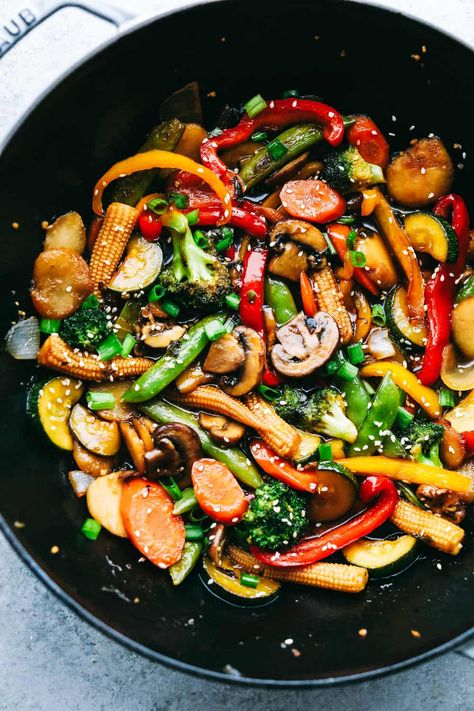 Easy Vegetable Stir Fry, Stir Fry Vegetables, Stir Fry Recipes Healthy, Vegetable Stir Fry Recipe, Stir Fry Ingredients, Plats Healthy, Veggie Stir Fry, Fried Vegetables, Chicken Stir Fry