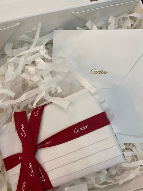 Cartier Background, Cartier Packaging, Cartier Gift, Postal Packaging, Grl Pwr, Bang And Olufsen, December 2024, Packaging Ideas, Jewelry Packaging