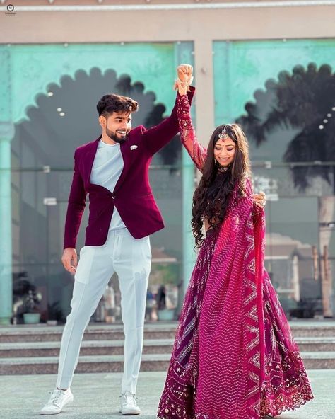 Wedding Dresses Copul, Pre Wedding Dress For Men, Copul Pic Romantic, Couple Dress Matching Indian Simple, Engement Dress Indian Couple, Noor Afshan, Engagement Couple Dress, Wedding Matching Outfits, Engagement Dress For Bride