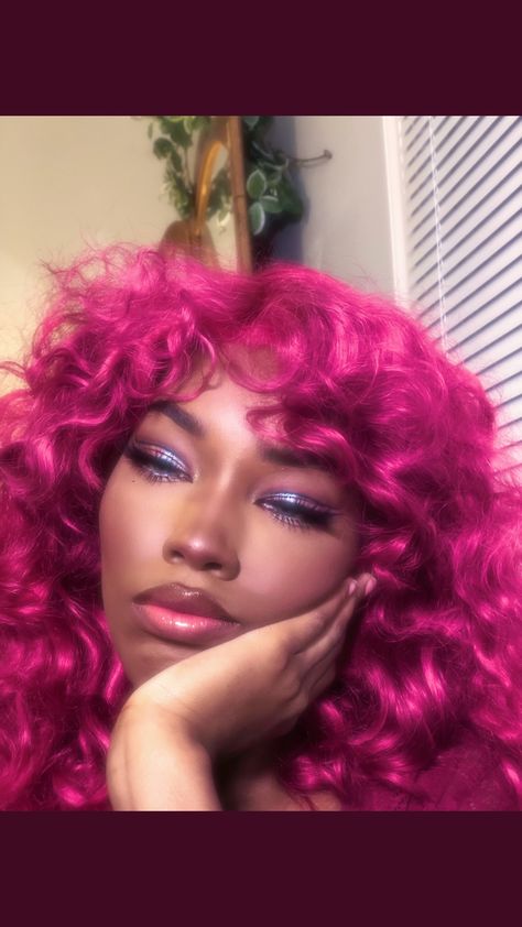 Black women, pink hair, beautiful, Starfire Dc, Bright Pink Hair, Fox Hair, Catty Noir, Mode Turban, Colored Curly Hair, Looks Black, Hair Inspo Color, Grunge Hair