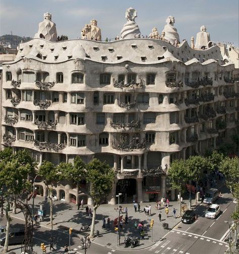 casa milà | Casa Milà: A Masterpiece by Antoni Gaudí - azureazure.com Casa Mila Barcelona, Barcelona House, Casa Mila, Gaudi Barcelona, La Pedrera, Modern Cafe, Iron Balcony, 20th Century Art, Unusual Buildings