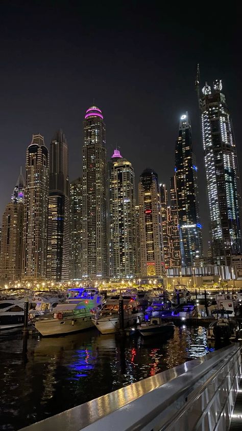 Dubai Nightlife Aesthetic, Vision Board Dubai, Dubai Astethic, Dubai City Night, Dubai Aesthetic Night, Rich Dubai, Dubai Pictures, Dubai Wallpaper, Wallpaper Dubai