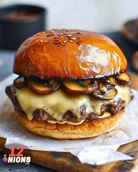 Mushroom Swiss Burger Mushroom Swiss Smash Burger, Swiss Burger, Mushroom Swiss Burger, Mini Tart Recipes, Swiss Food, Cheese Burgers, Mushroom Burger, Gourmet Burgers, Healthy Groceries