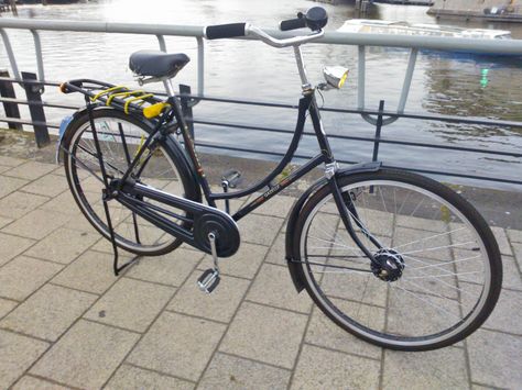 Typical Dutch omafiets Dutch Bicycle, Dutch Bike, Steel Frame, Classic Design, Cycling, Bicycle, Bike, Design