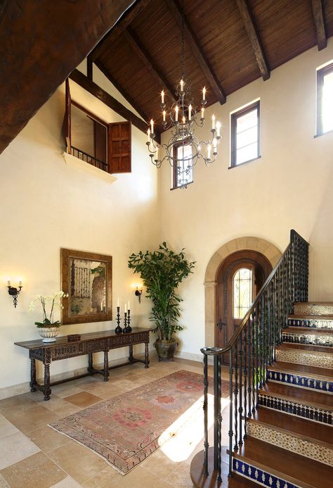 Spanish Style Foyer Entrance, Spanish Home Living Room, Colonial Flooring, Dark Beams, Style Hacienda, Spanish Homes, Framed Windows, Hacienda Homes, Hacienda Style Homes