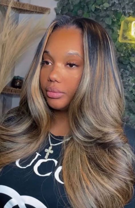 Blonde Streaks In Brown Hair Black Women, Highlighted Weave Black Women, Blonde Streaks Black Women, Sew In Weave With Closure Highlights, Sewin Blonde Highlights, Side Part Sewin With Highlights, Blonde Leave Out Sew In, Blonde Highlights On Wig, Ombre Blonde Hair Black Women