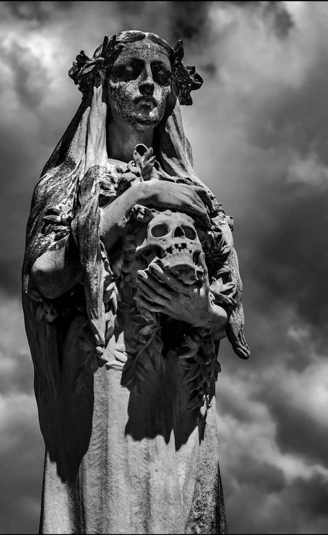 Cemetery Statues, Cemetery Art, Mother Mary, Memento Mori, Graveyard, Dark Art, Cemetery, Art Inspo, Art Inspiration