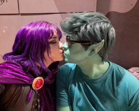 Beat Boy And Raven Costumes, Raven And Beastboy Cosplay Costume, Raven Makeup Ideas, Raven And Beastboy Titans Costume, Beastboy And Raven Costume, Beast Boy Cosplay, Beast Boy Costume, Raven Halloween Costume, Beastboy And Raven