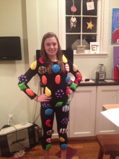 Candy crush costume for Halloween!!! Candy Crush Costume, Candy Costume, Original Costumes, Creative Halloween Costumes Diy, 2015 Halloween Costumes, Candy Costumes, Costumes Diy, Costume For Halloween, Trunk Or Treat