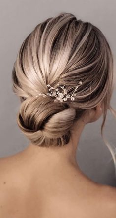 Neat Updo Hairstyles, Wedding Updo With Braid, Bridal Hair For Strapless Dress, Neat Updo, Messy Wedding Updo, Strapless Dress Hairstyles, Hairstyle Bridal, Trendy Updos, Hairstyle Updo