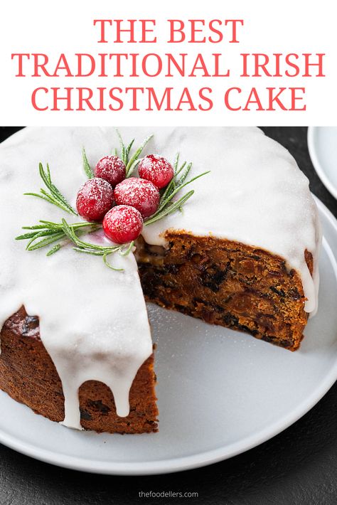 The Best Traditional Irish Christmas Cake: get the recipe of this cake and start baking now. #christmas #recipe Irish Christmas Desserts, Irish Christmas Traditions, Christmas Cake Recipe Traditional, Traditional Christmas Cake, Christmas Cake Recipe, Easy Christmas Cake Recipe, Irish Cooking, Irish Christmas, Cake Christmas