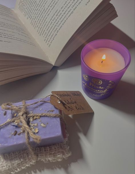 Purple Candle Aesthetic, Velas Aesthetic, Fotos Asthetics, Purple Candle, Purple Candles, Lavender Haze, Candle Aesthetic, Dark Academia Aesthetic, Academia Aesthetic