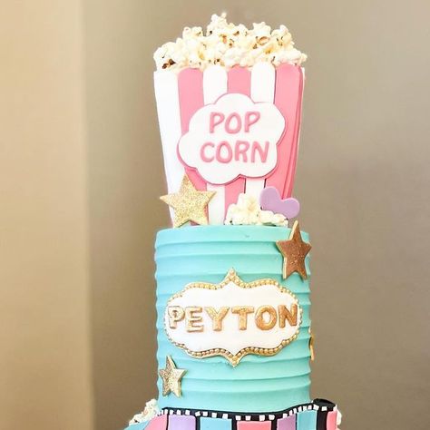 Pink Movie Birthday Party, Movie Theme Birthday Cake, Movie Night Birthday Cake, Movie Night Cake, Girls Movie Night, Movie Cake, Movie Theme Birthday Party, Girls Night Movies, Pink Movies