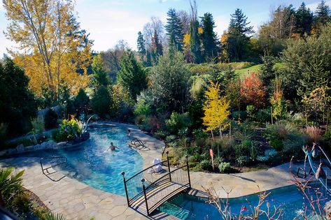 Unplug and Plan a Getaway to This Gorgeous Historic Hotel in Oregon Soaking Pool, Troutdale Oregon, Portland Hotels, Explore Oregon, Oregon Portland, Oregon Trip, Oregon Road Trip, Pool Halls, Best Spa