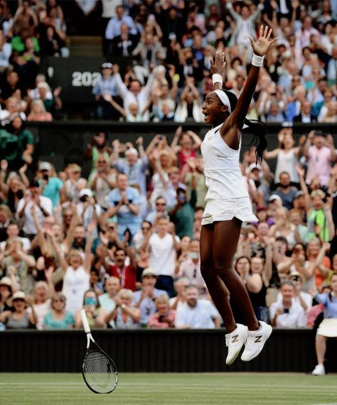 Jennifer Capriati, Coco Gauff, Tennis Aesthetic, Professional Tennis Players, Tennis World, Match Point, Venus Williams, Crisp White Shirt, Serena Williams