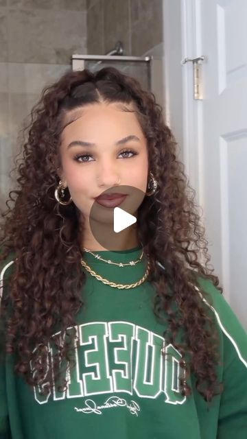 CURLS REPUBLIC on Instagram: "Easy curly hairstyle ❤️❤️❤️  #CurlsRepublic  🎥Inspo: @ashleescurls ✨  #easyhairstyles #curlyhairstyles #hairtutorial   CURLTALK: How long on average does it take you to style your hair? 🤔" Cute Easy Curly Hairstyles For School, Curly Hairstyles Long Hair, Curly Hairstyles For School, Curly Hair Styles Easy, Long Curly Hair, Curly Hairstyles, Long Curly, Hairstyles For School, Curly Hairstyle