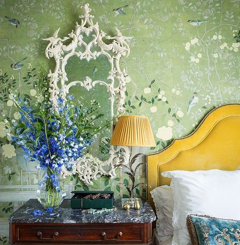 2,011 Likes, 25 Comments - de Gournay (@degournay) on Instagram: “Sunday morning lie-in #bedroom #sundaymorning #silkvelvet #portaromanauk #fermoie #degournay…” Yellow Headboard, Leaf Lamp, De Gournay Wallpaper, Veranda Magazine, Wallpaper Companies, Yellow Room, Hand Painted Wallpaper, Chinoiserie Wallpaper, Elle Decoration