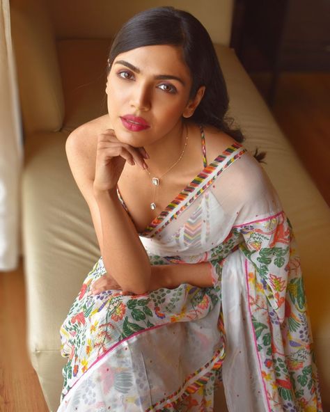 Shriya Pilgaonkar, Mary I, Glam Squad, Indian Couture, Make Up, Saree, Actresses, Google Search, Couture