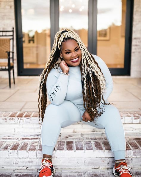 Tasha Cobbs Leonard on Instagram: ““Just do the next right thing Take a step, step again It is all that I can to do The next right thing”- ❄️2 >>📸: @sashaqphotography Hair:…” Tasha Cobbs Leonard, Do The Next Right Thing, Braid Colors, The Next Right Thing, Next Right Thing, Tasha Cobbs, Instagram Algorithm, Protective Styles, Box Braids