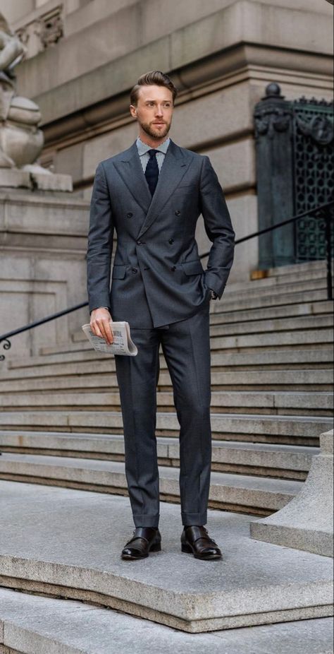 Kingsman Suits, Men Graduation Outfit, Groom And Groomsmen Suits, Grey Suit Men, Suit Combinations, Blazer Outfits Men, Charcoal Suit, Suits Men Business, Classy Suits