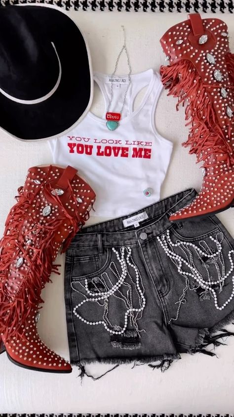 AMAZING LACE (@amazinglace) • Instagram photos and videos Pbr Outfit For Women, Acl Outfits, Country Bar Outfit, Madeline White, Country Music Concert Outfit, Black Rodeo, Country Fest, Country Chic Outfits, Vegas Outfits