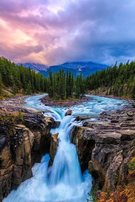 Amazing Waterfall, Jasper National Park, Image Nature, Beautiful Places Nature, Beautiful Waterfalls, Beautiful Nature Wallpaper, Alberta Canada, Pretty Places, Nature Scenes