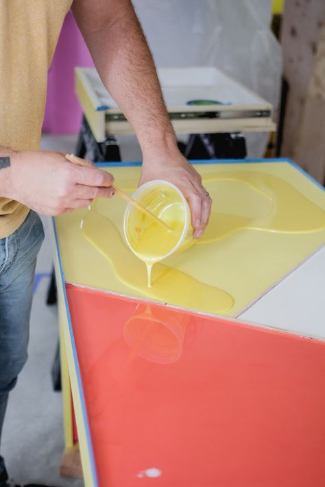 Office desk w: color infused epoxy top - mixing in paint (click for more details) Diy Corner Desk, Diy Computer Desk, Diy Desktop, Office Paint, Color Epoxy, Diy Table Top, Epoxy Table Top, Epoxy Paint, Resin Top