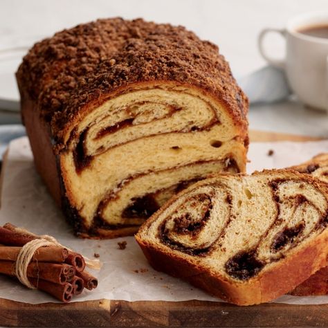 Cinnamon Babka Babka Filling, Cinnamon Babka Recipe, Cinnamon Babka, Coffee Icing, Chag Sameach, Rosh Hashanah Recipes, Salted Caramel Apple Pie, Babka Recipe, Pumpkin Bread Pudding