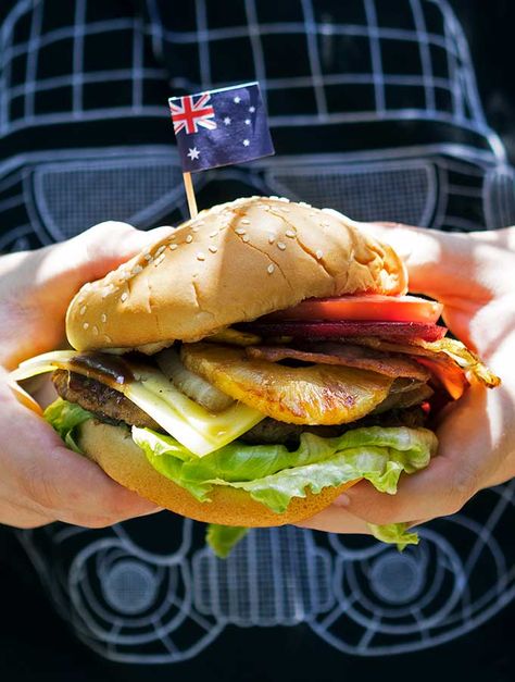 The Aussie Burger is a national icon, close to many Australians’ hearts and stomachs. Beetroot is a must, but ia a true Aussie burger with the lot or not? #australia #burger #pineapple #bacon Traditional Australian Food, Australian Bbq, Aussie Bbq, Aussie Food, Australia Food, Australian Food, Hamburger Recipes, Delicacy Food, Burger Recipes