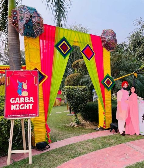 Nagpur Garba Nights Decoration, Navratri Selfie Corner, Dandiya Decoration For Navratri, Dandiya Night Decoration, Navratri Theme Decoration, Garba Night Decorations, Garba Decoration Ideas, Decoration For Navratri, Dandiya Decoration