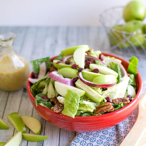 Apple Gorgonzola Salad {Bucca Di Beppo Copy-Cat Recipe} | Oh So Delicioso Apple Gorgonzola Salad Recipe, Apple Gorgonzola Salad, Salad Copycat, Gorgonzola Salad, Creamy White Chicken Chili, Vinaigrette Salad, Antipasto Platter, Grape Salad, Wellness Community