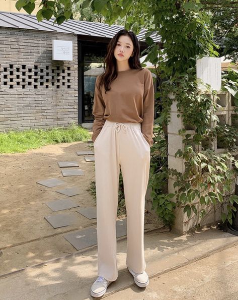 Comfortable Work Clothes, Smart Casual Work Outfit Women, Dress Pants Outfits, Smart Casual Dress, Long Skirt Fashion, Corporate Attire, Casual College Outfits, Everyday Fashion Outfits, Korean Fashion Dress