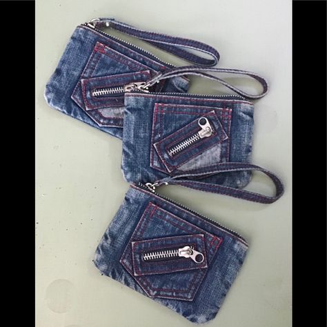 Jeans Purses And Bags, Jean Pocket Purse, Upcycled Denim Diy, Denim Wristlet, Denim Diy Clothes, Denim Wallet, Denim Bag Patterns, Denim Bag Diy, Navy Bag