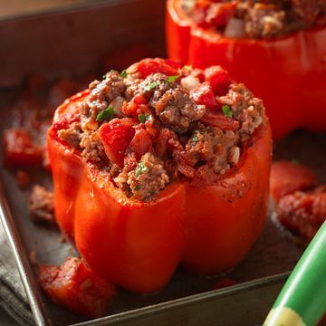 Stuffed Bell Peppers Ground Beef, Spaghetti Sauces, Stuffed Peppers Beef, Bell Pepper Recipes, Traditional Dishes, Beef And Rice, Shepherd's Pie, Vegetable Protein, Soy Protein