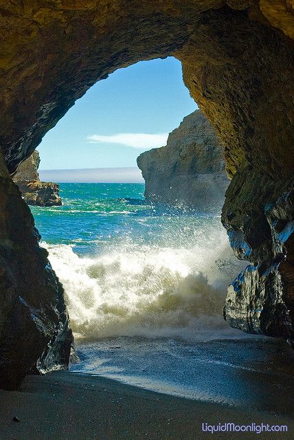 ~~Neptune's Looking Glass | sea cave, Shark Fin Cove Beach, Davenport, California by Darvin Atkeson~~ Davenport California, Scenic Places, Shark Fin, Breathtaking Places, Phuket Thailand, Beach Lover, Tropical Islands, Moon Art, Laguna Beach