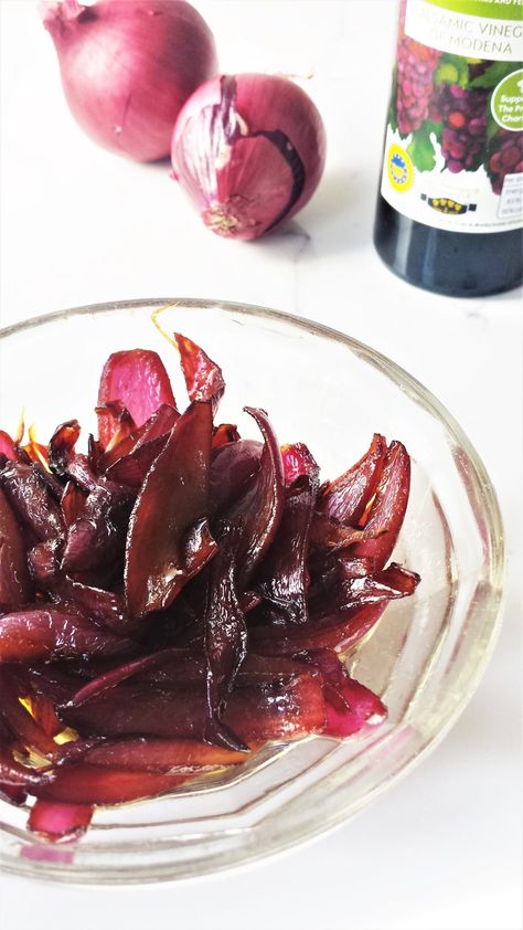 Caramelised Balsamic Red Onions Caramalised Onions, Red Onion Chutney, Caramelized Onions Recipe, Red Onion Recipes, Balsamic Onions, Red Onion Relish, Onion Relish, Onion Recipes, Vegan Appetizers