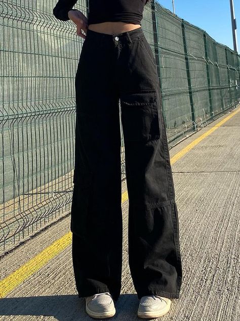 SPECIFICATIONS Black Jeans Baggy Pocket Patchwork Straight Cargo Pants Harajuku Streetwear Denim Trousers Women Fashion Capris Wash: Light Waist Type: low Thickness: Regular Style: Streetwear,Fashion,Casual.Hip Hop.Punk.Gothic ,Cargo style Style: Safari Style Season: Spring,Summer,Autumn,Winter Release Date: Autumn 2022 Place Of Origin: China (Mainland) Origin: Mainland China Model Number: WKWFP26348 Material: Cotton,nylon Length: Full Length Jeans Style: Cargo Pants Item Type: JEANS Gender: WOM Black Jeans Baggy, Low Rise Black Jeans, Straight Cargo Pants, Streetwear Denim, Baggy Cargo Pants, Black Cargo Pants, Harajuku Streetwear, Black Cargo, Cargo Pants Women