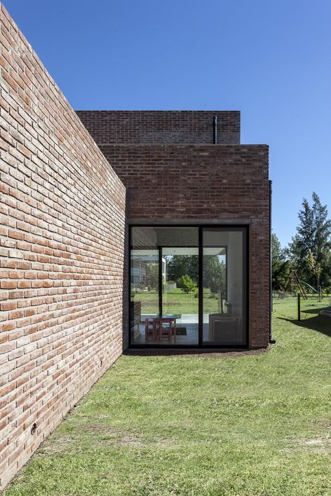 Mexico House, Architectural Materials, Brick Architecture, Best Western, Exterior Brick, Architecture House, Santa Fe, South America, Modern Minimalist