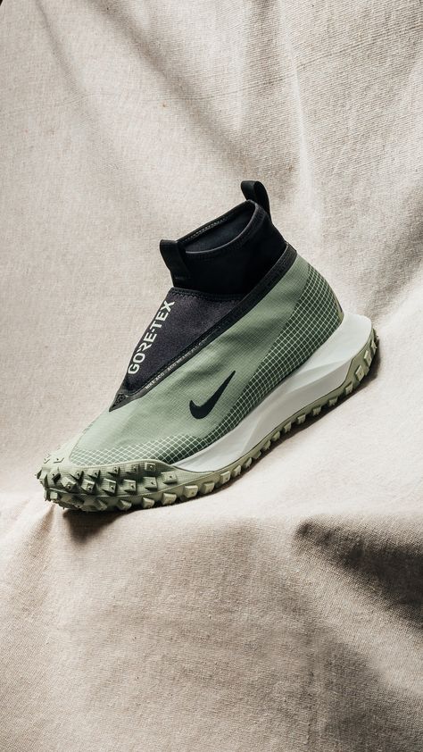 Nike ACG Gore-Tex "Mountain Fly" release Thursday, 11/18. Enter the Draw: https://feature.com/products/nike-acg-gore-tex-mountain-fly-clay-green-black#releases-hero-anchor Nike Acg Boots, Acg Nike, Nike Acg Shoes, Shoe Sketches, Fly Shoes, Learning Platform, Hype Shoes, Nike Acg, Transportation Design