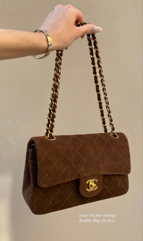 Brown Chanel Bag, Sacs Tote Bags, My Style Bags, Luxury Bags Collection, Bag Obsession, Luxury Purses, Fancy Bags, Bags Aesthetic, Pretty Bags