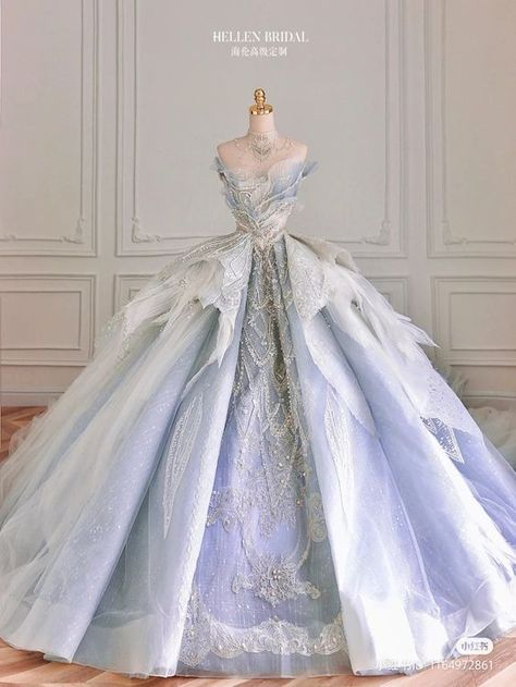 Ball Gowns Fantasy, Debut Gowns, Gaun Abad Pertengahan, Baju Kahwin, Ethereal Dress, Pretty Quinceanera Dresses, Gowns Dresses Elegant, Old Fashion Dresses, Princess Ball Gowns