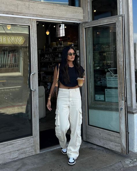 Pia Shah, Coffee Run, Style Icons, Vision Board, Normcore, Outfit Ideas, Running, Outfit Inspo, Coffee